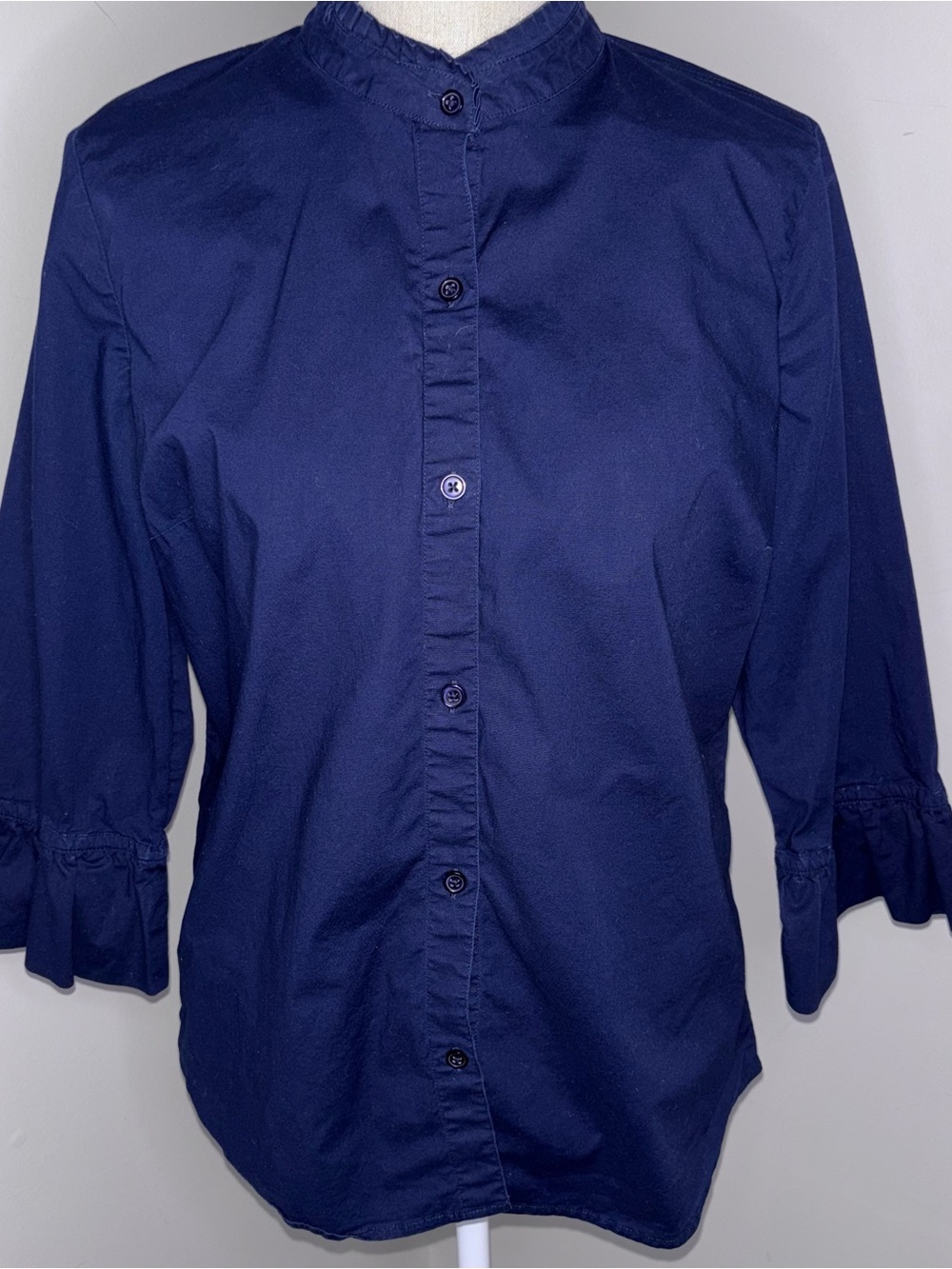 Crown & Ivy navy blue 3/4 sleeve ruffle neck button front shirt size Medium